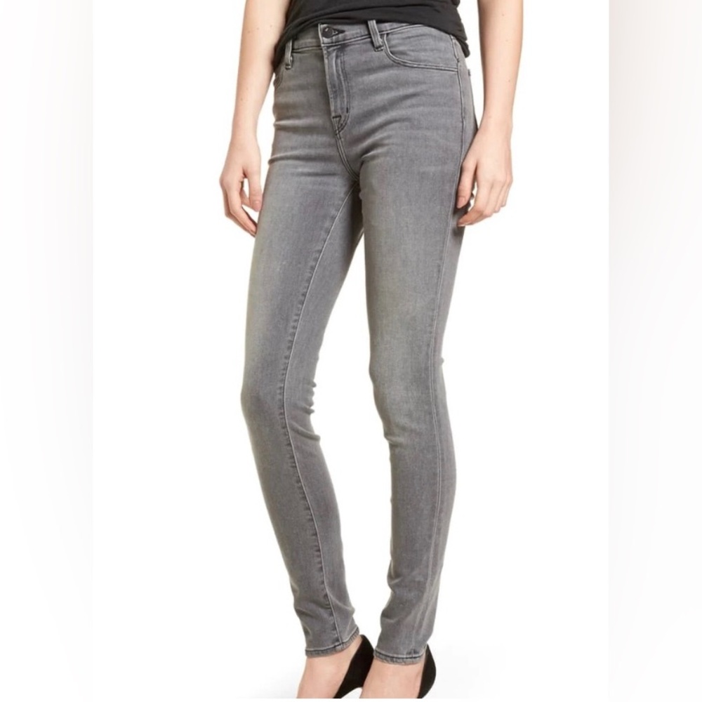 J Brand | Maria High Rise Skinny in Pebble Size 33